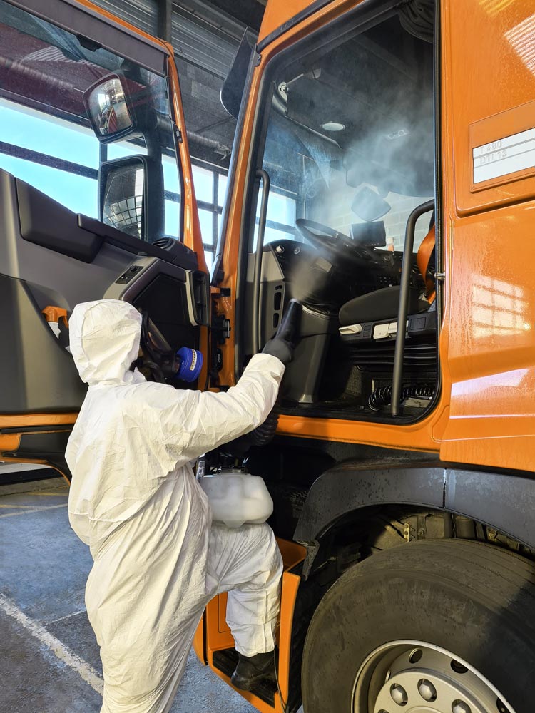 Désinfection d'une cabine de poids lourd par nébulisation